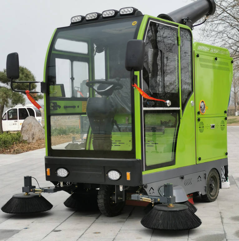 云南道路清洁广泛应用电动环卫清扫车