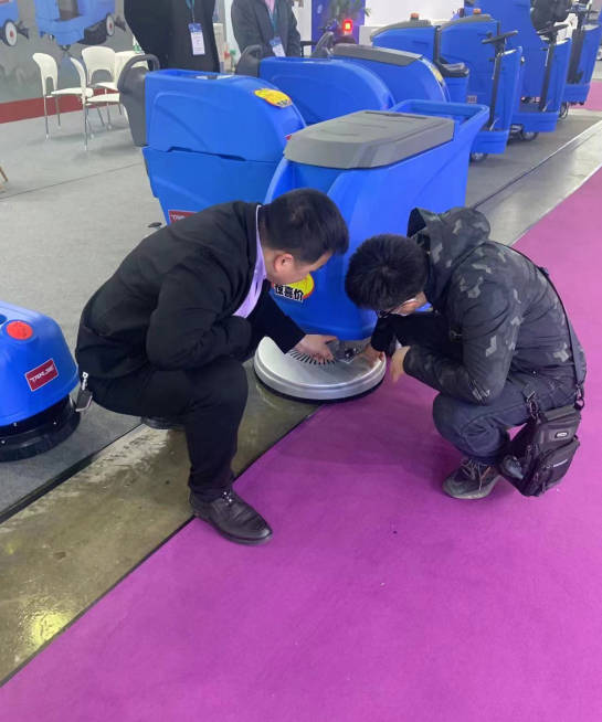 云南小型电动洗地机是否适合用于环卫保洁
